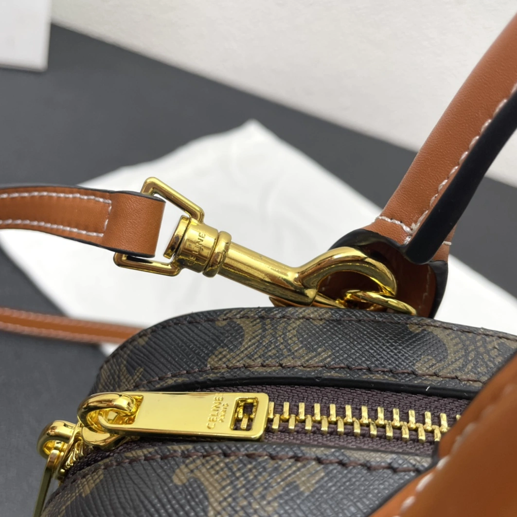 Comfortable 4429 Celine AAA Quality Handbags For Women
