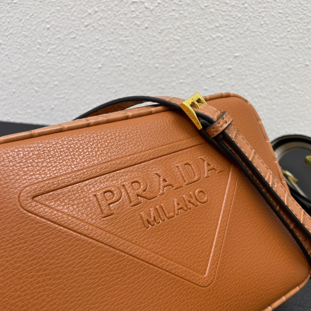 Comfortable 4490 Prada AAA Quality Messenger Bags For Women