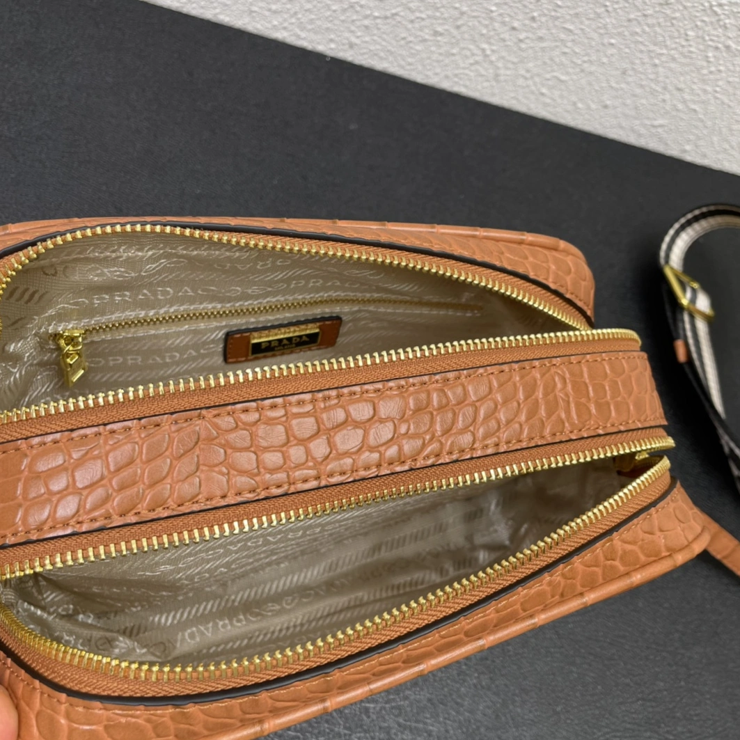 Comfortable 4490 Prada AAA Quality Messenger Bags For Women