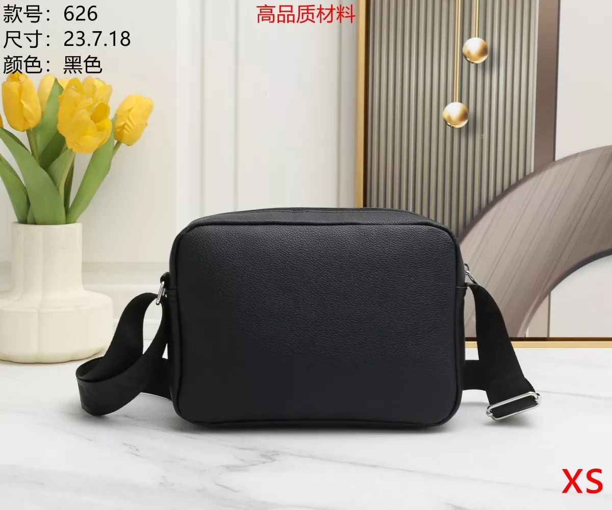 Comfortable 4600 Tommy Hilfiger Messenger Bags For Men