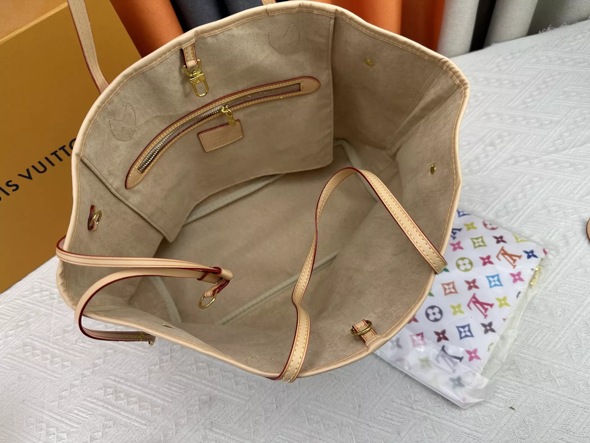 Comfortable 462 Louis Vuitton AAA Quality Shoulder Bags For Women