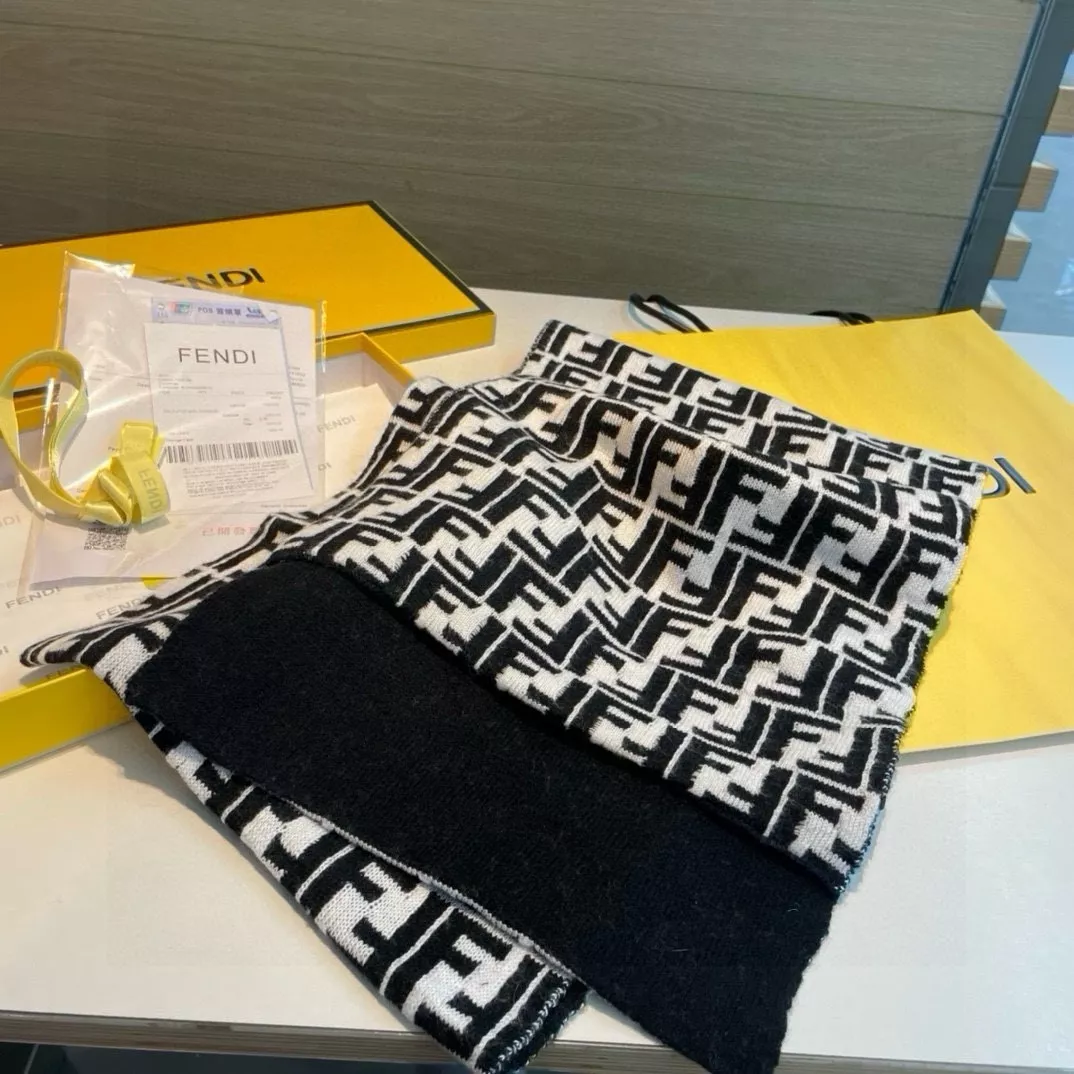 Comfortable 4693 Fendi Scarf For Women