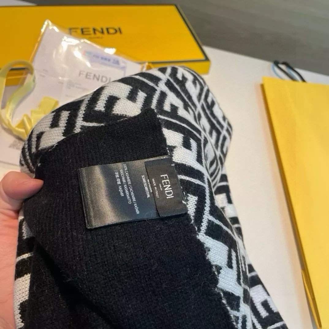 Comfortable 4693 Fendi Scarf For Women