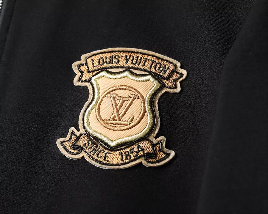 Comfortable 4977 Louis Vuitton LV Tracksuits Long Sleeved For Men