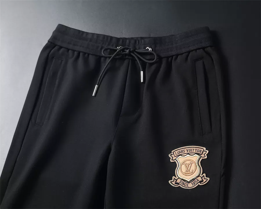 Comfortable 4977 Louis Vuitton LV Tracksuits Long Sleeved For Men