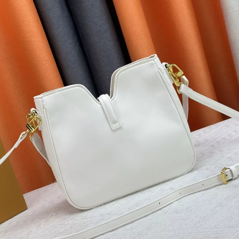 Comfortable 509 Louis Vuitton AAA Quality Messenger Bags For Women
