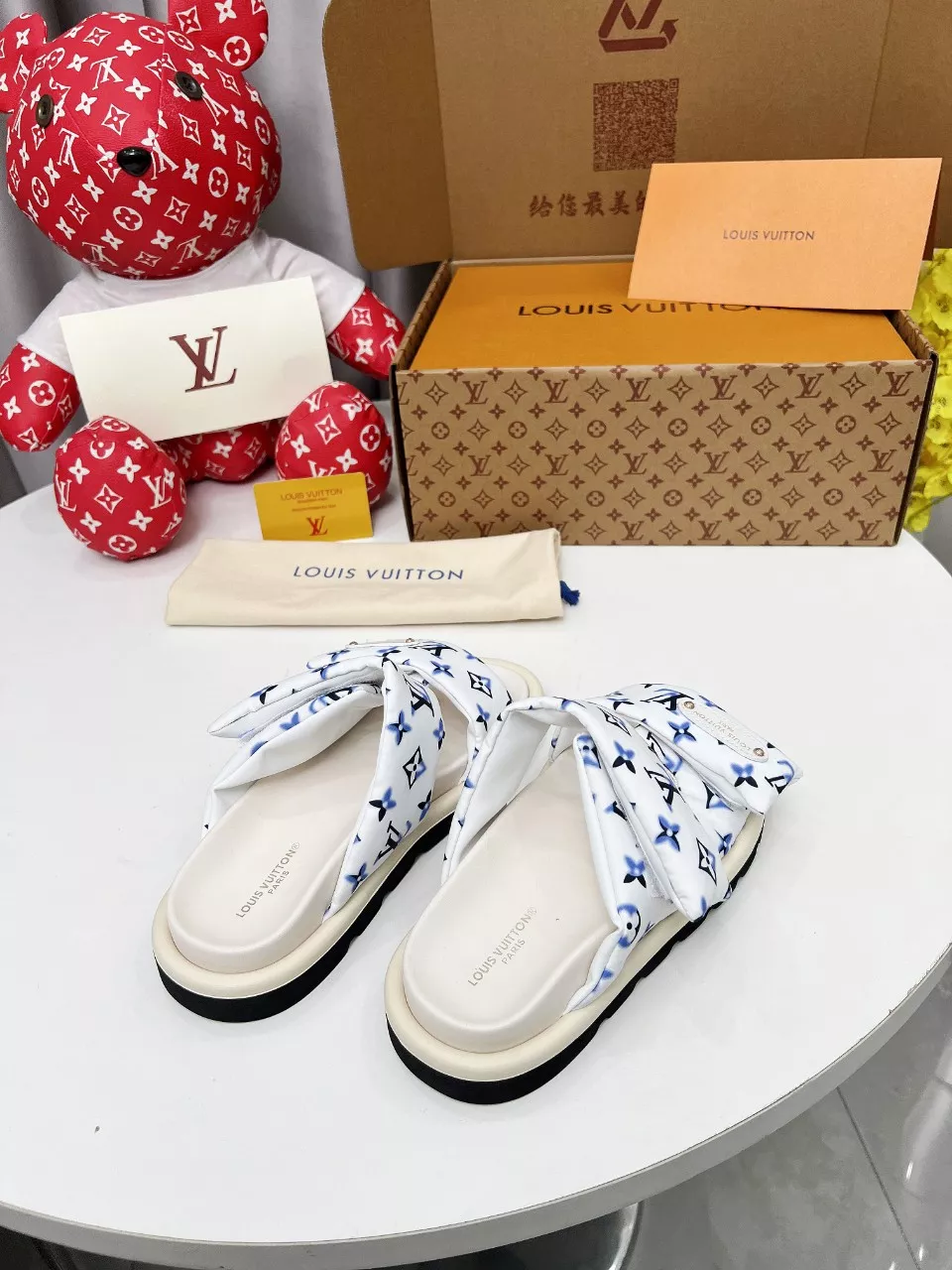 Comfortable 5153 Louis Vuitton Slippers For Women