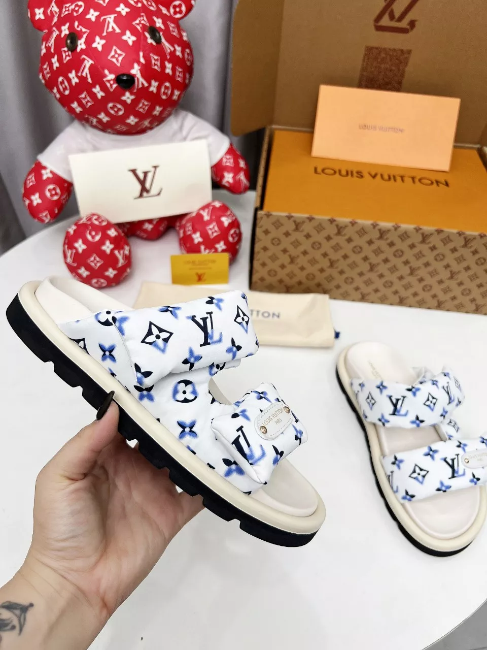 Comfortable 5153 Louis Vuitton Slippers For Women