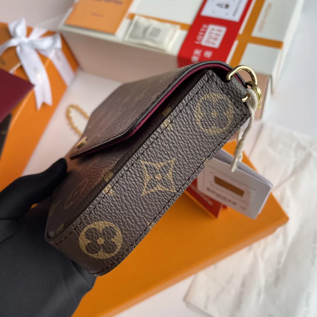 Comfortable 519 Louis Vuitton AAA Quality Wallets For Women