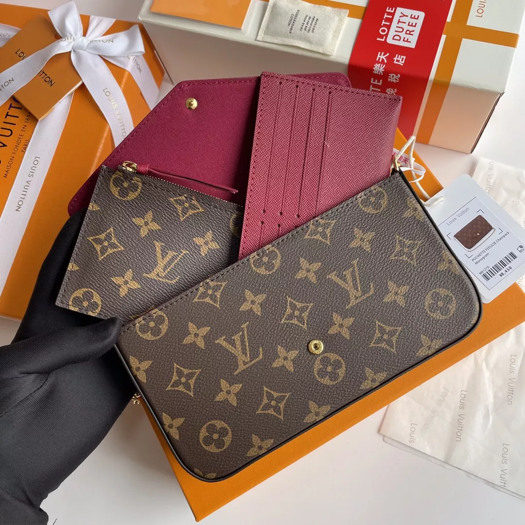 Comfortable 519 Louis Vuitton AAA Quality Wallets For Women
