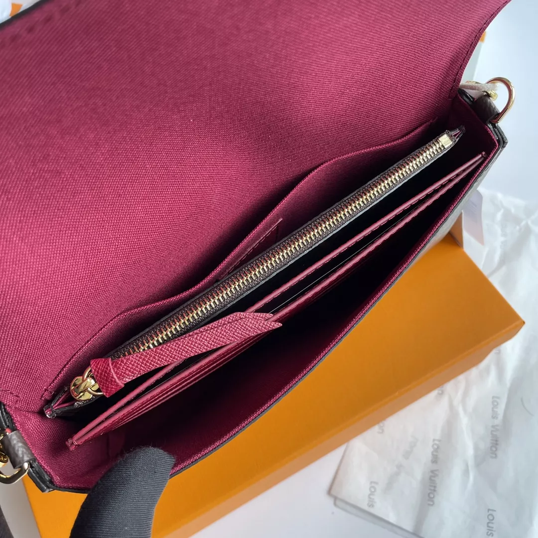 Comfortable 519 Louis Vuitton AAA Quality Wallets For Women