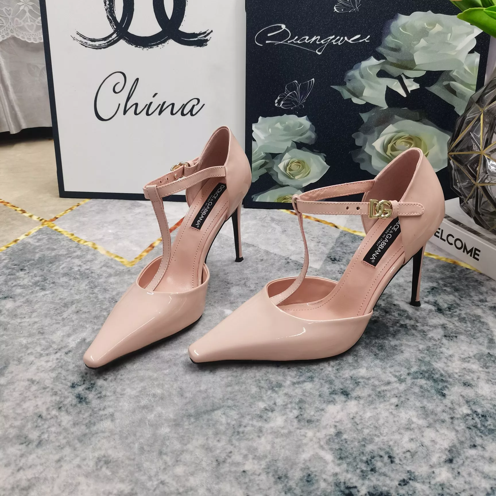 Comfortable 530 Dolce & Gabbana D&G Sandal For Women