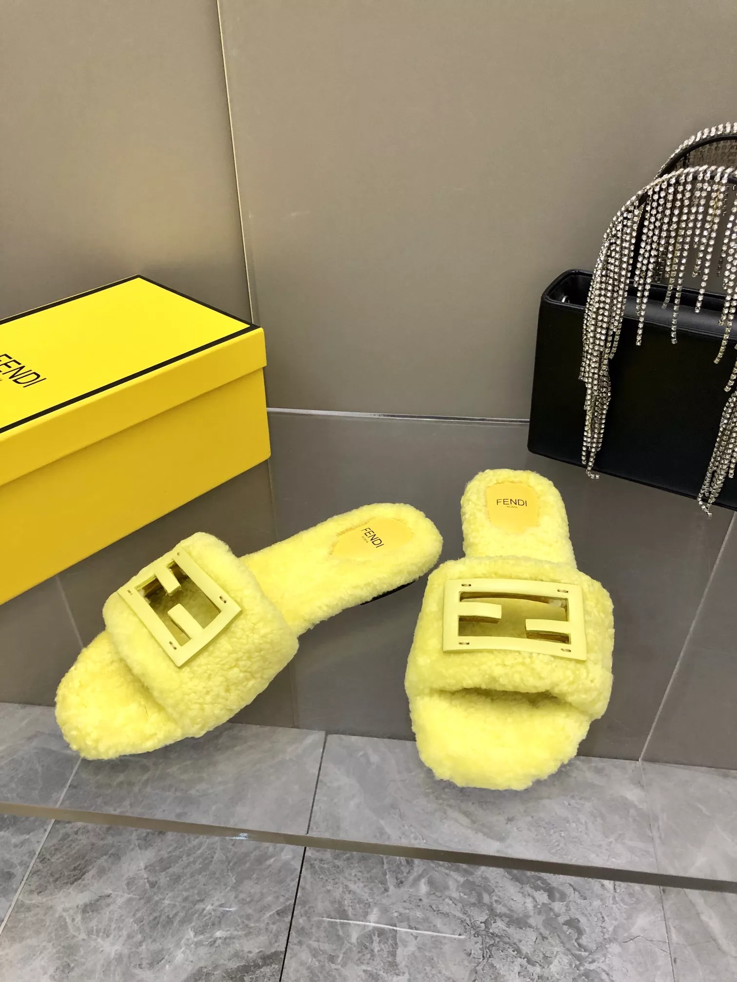 Comfortable 5325 Fendi Slippers For Women