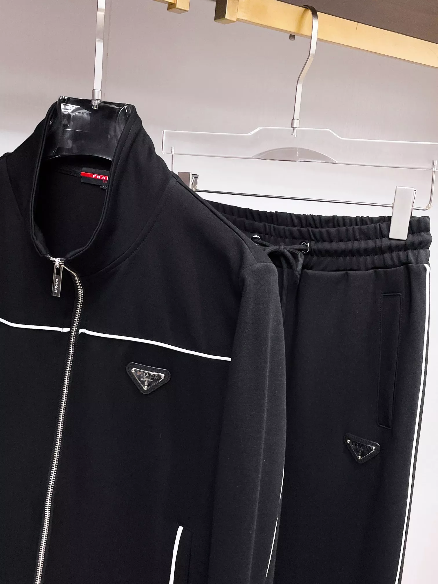 Comfortable 5421 Prada Tracksuits Long Sleeved For Men