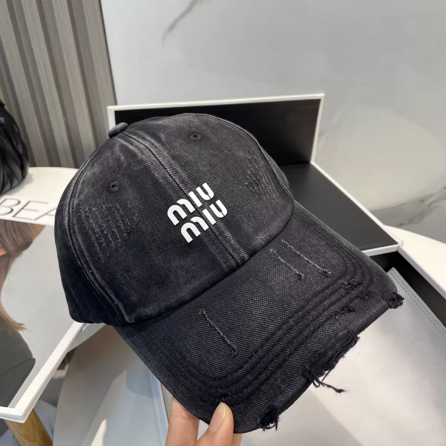 Comfortable 5563 MIU MIU Caps