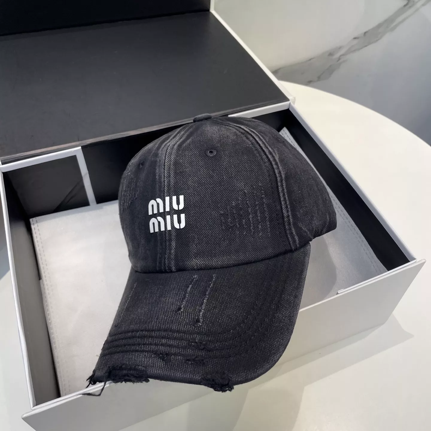 Comfortable 5563 MIU MIU Caps