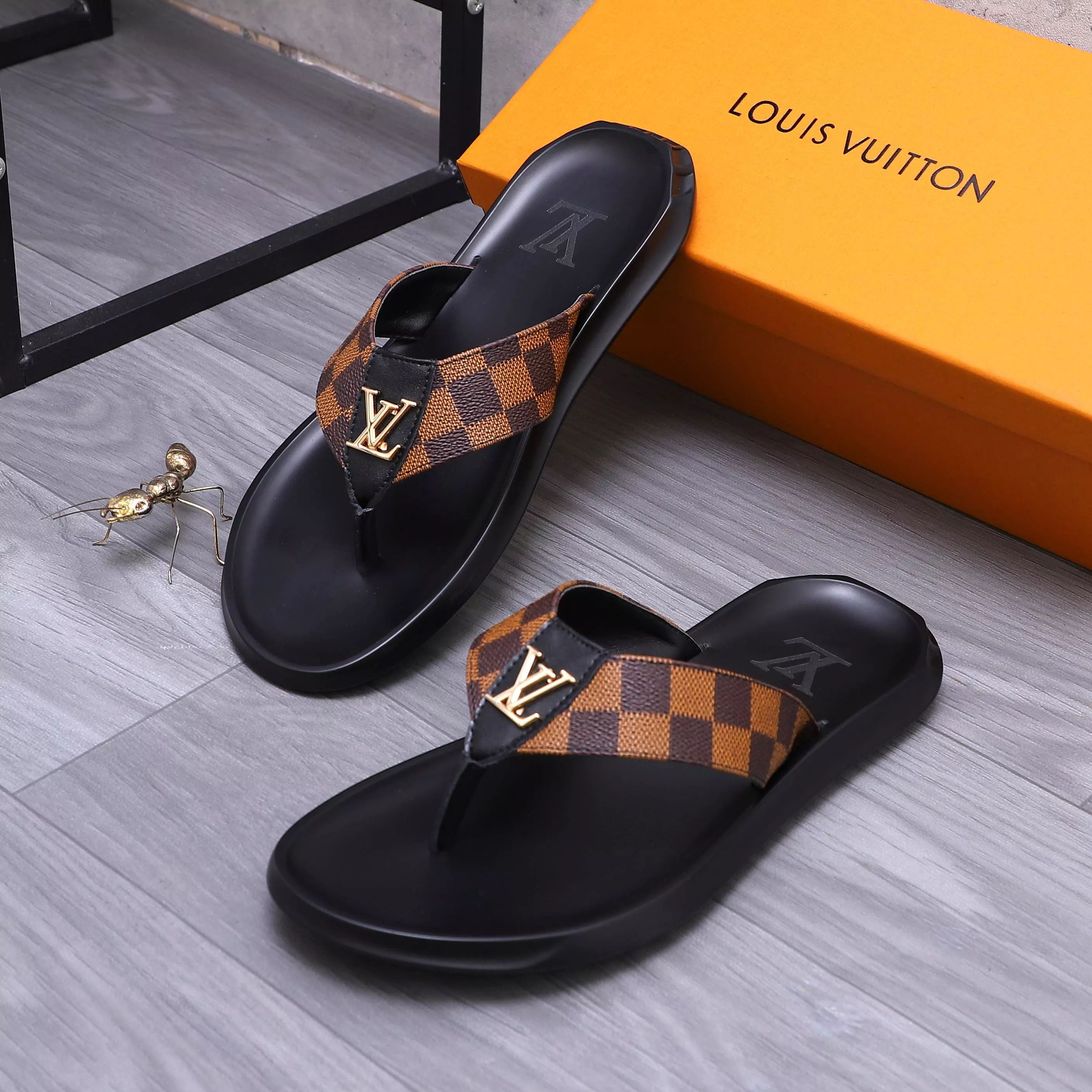 Comfortable 5800 Louis Vuitton Slippers For Men