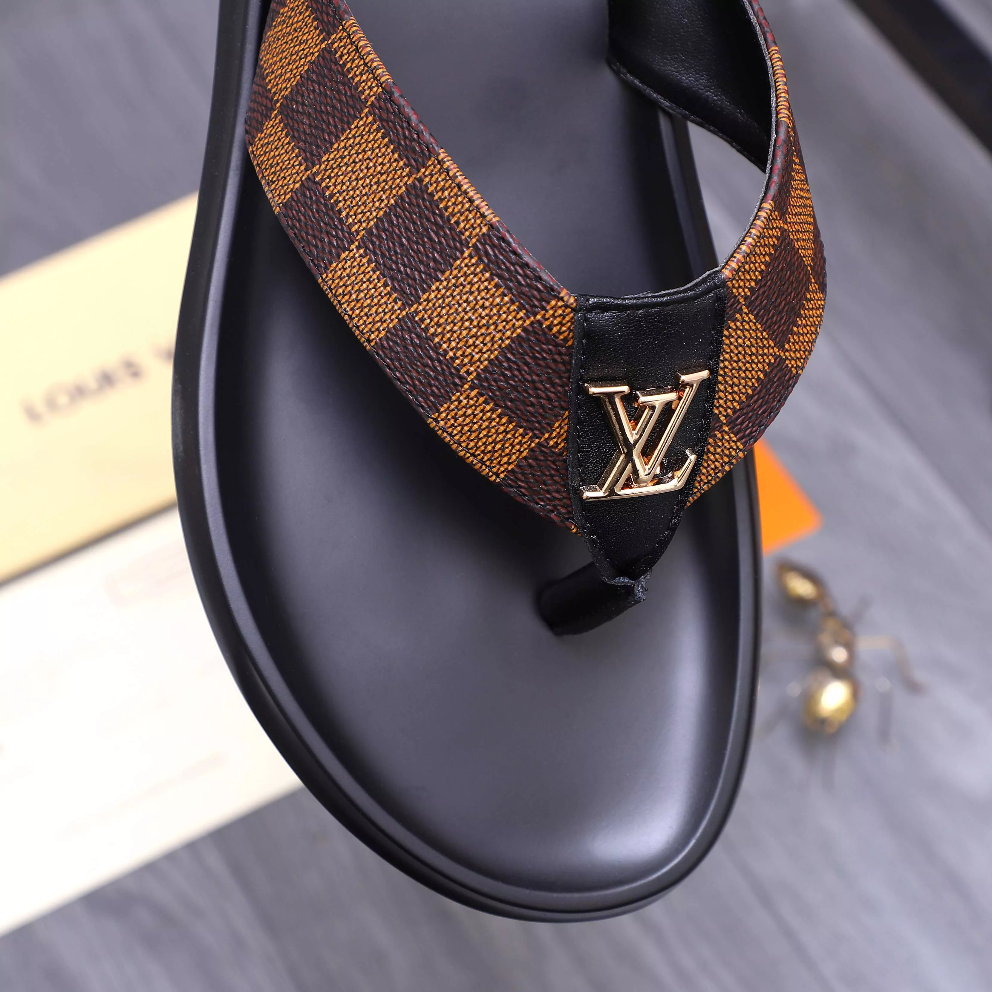 Comfortable 5800 Louis Vuitton Slippers For Men