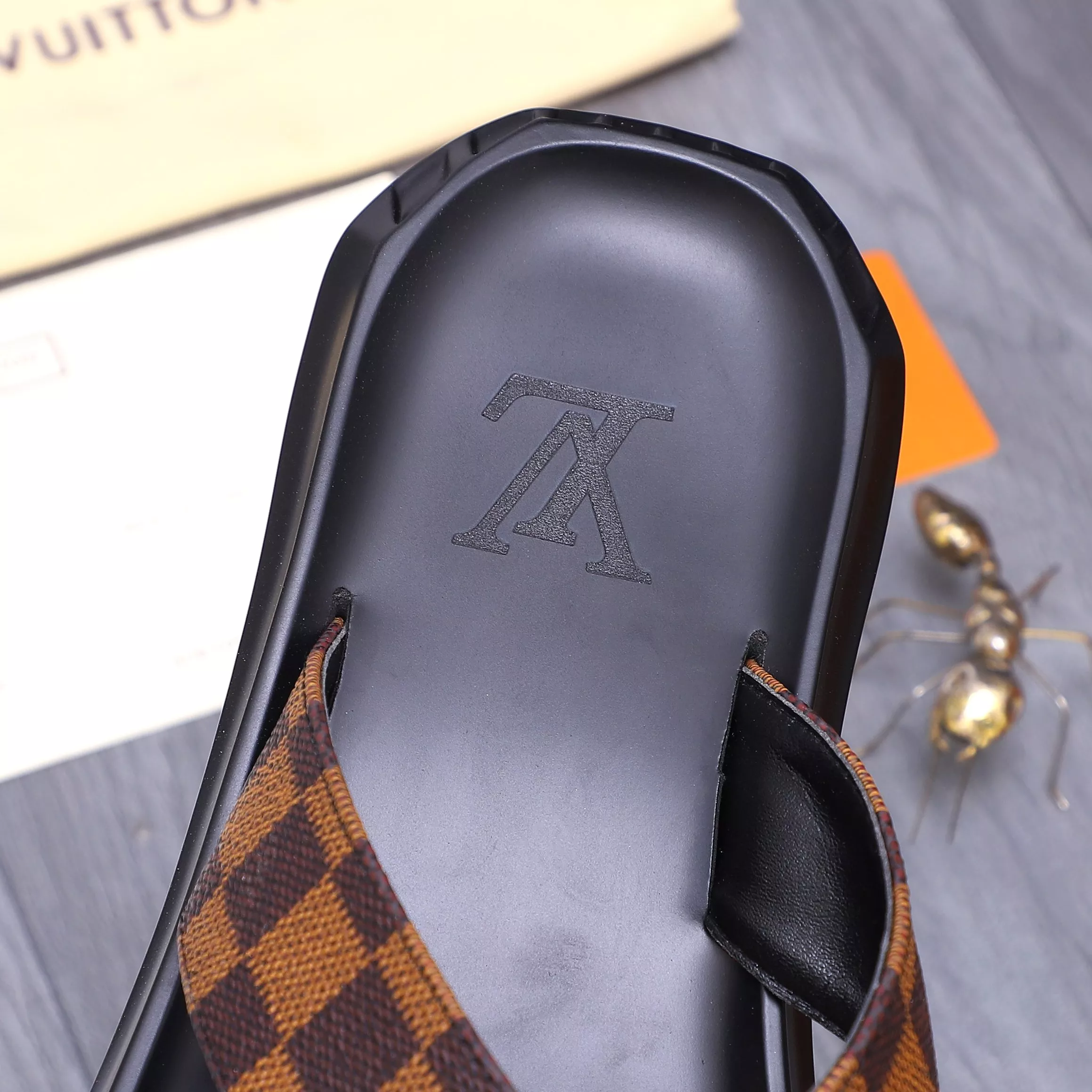 Comfortable 5800 Louis Vuitton Slippers For Men