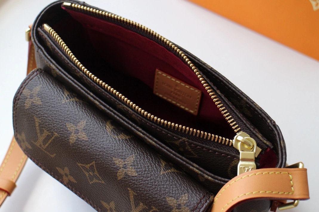 Comfortable 5814 Louis Vuitton AAA Quality Messenger Bags For Women