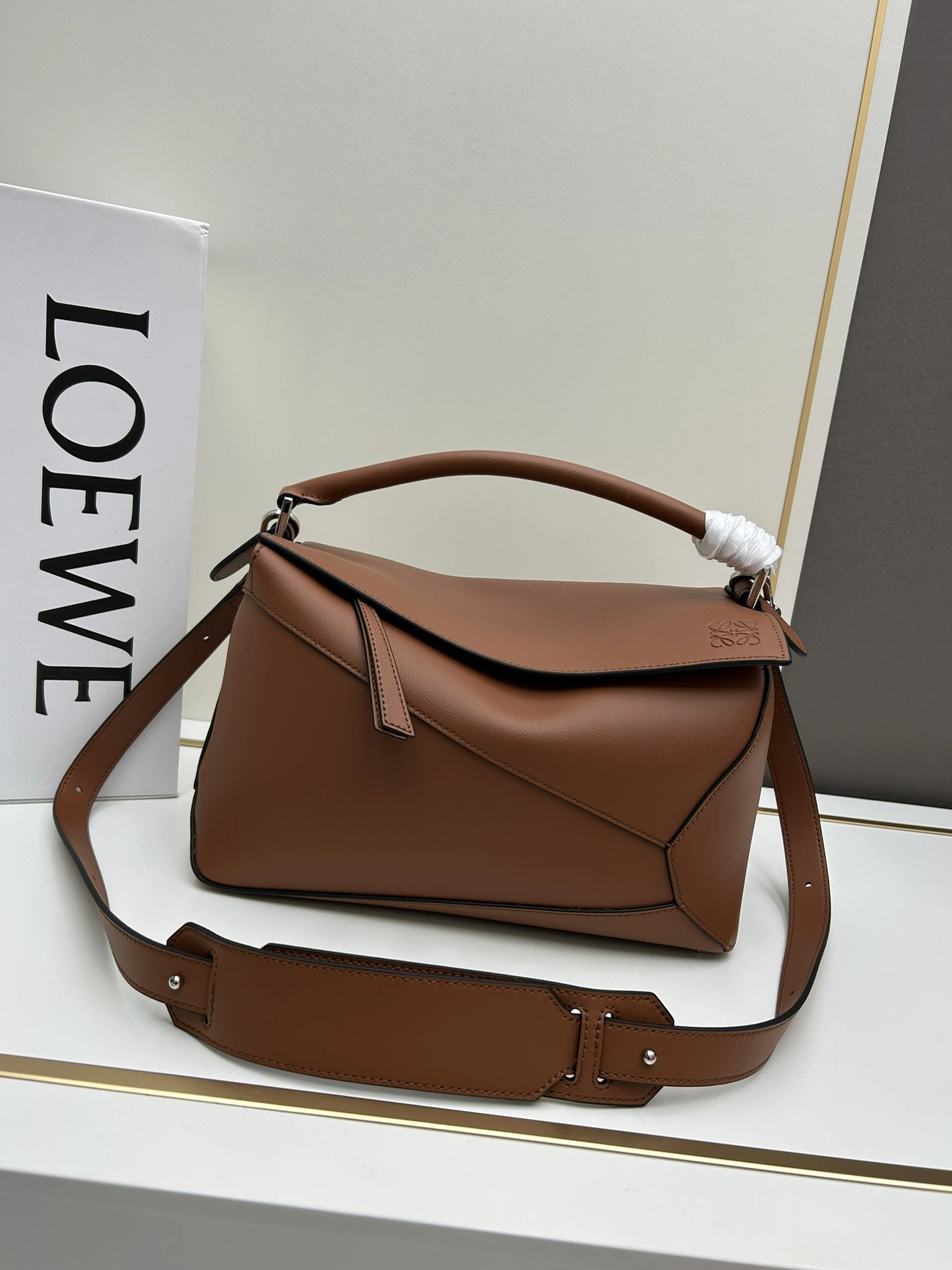 Comfortable 5823 LOEWE AAA Quality Messenger Bags For Women