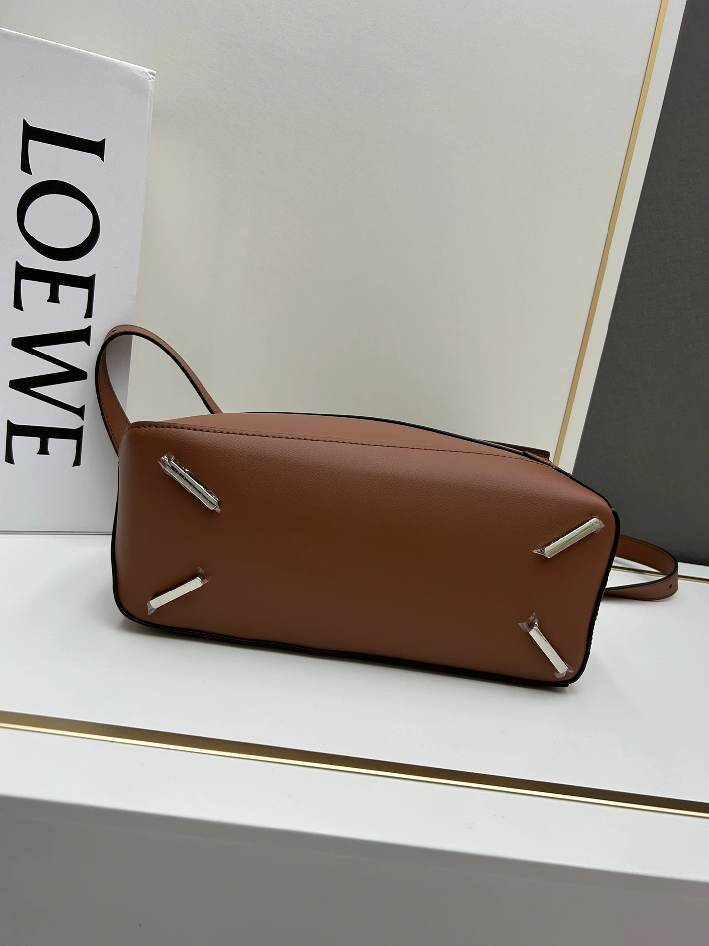 Comfortable 5823 LOEWE AAA Quality Messenger Bags For Women