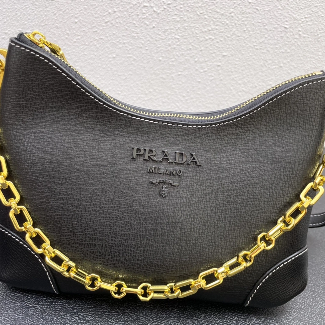 Comfortable 587 Prada AAA Quality Messenger Bags For Women