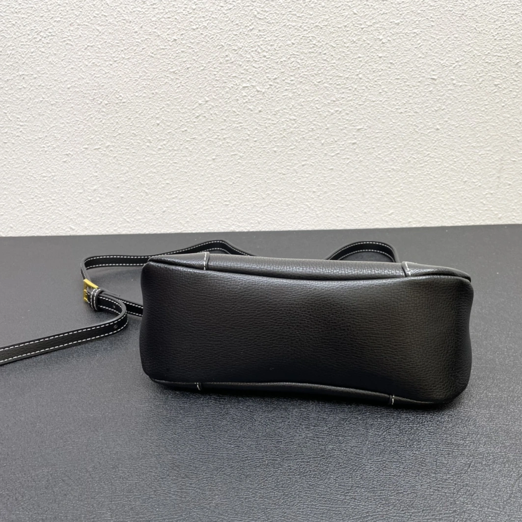 Comfortable 587 Prada AAA Quality Messenger Bags For Women