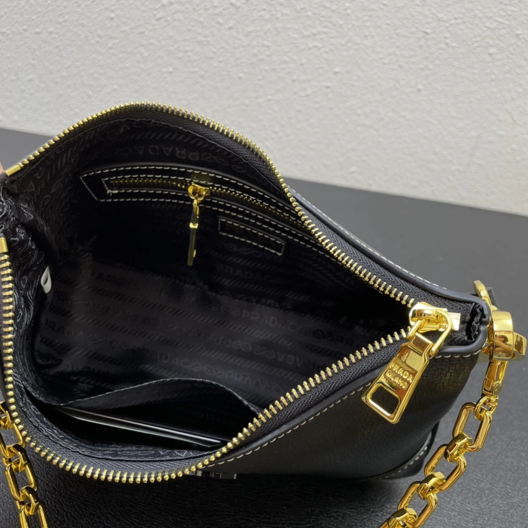 Comfortable 587 Prada AAA Quality Messenger Bags For Women