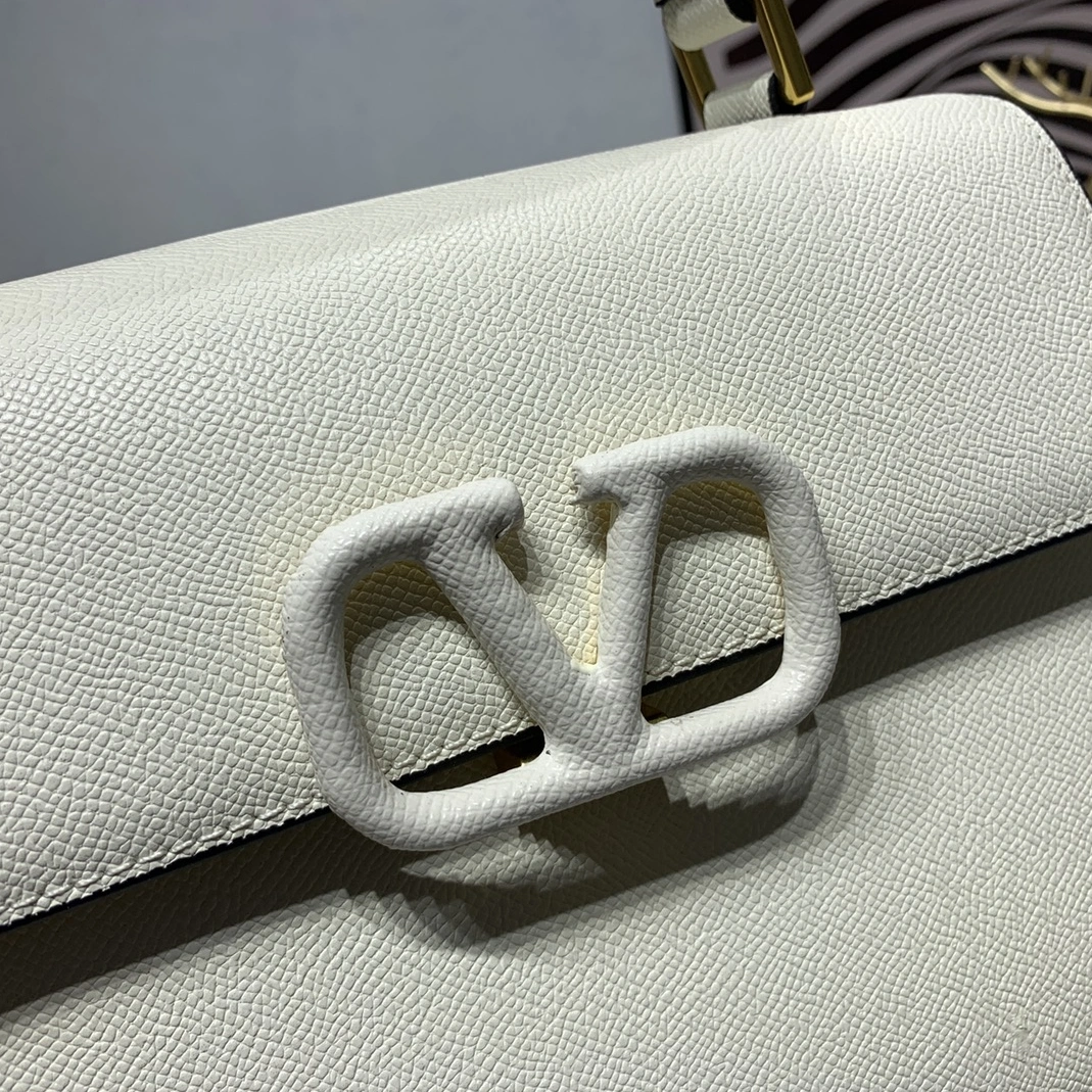Comfortable 5907 Valentino AAA Quality Handbags For Women