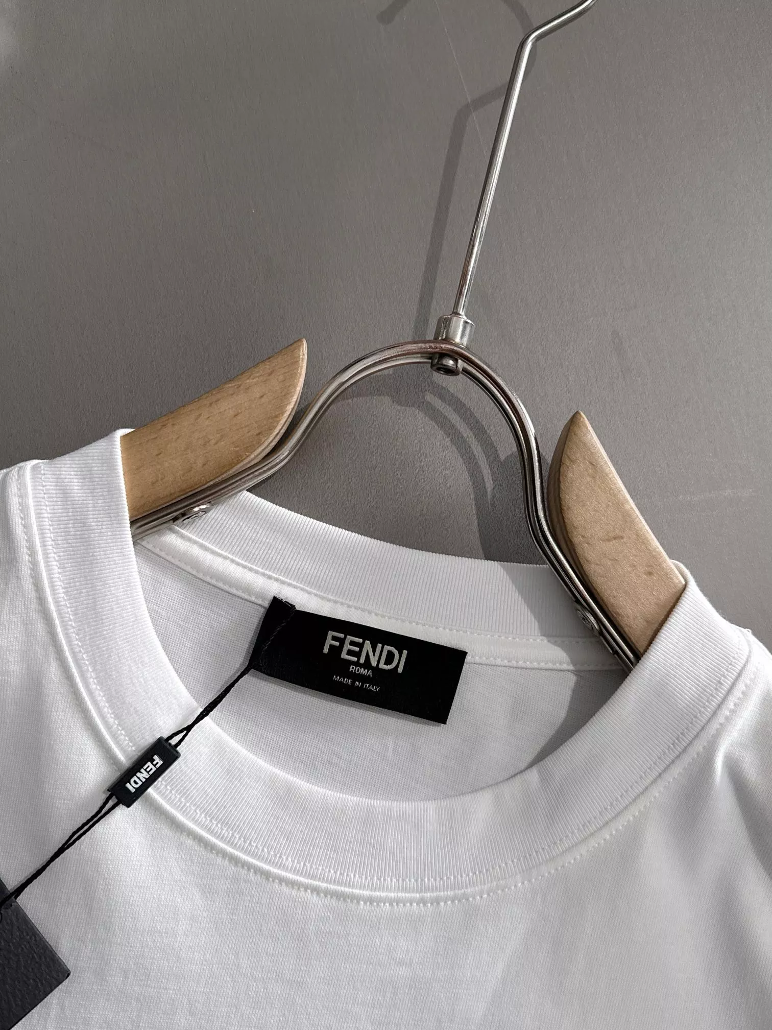 Comfortable 5962 Fendi T-Shirts Short Sleeved For Unisex