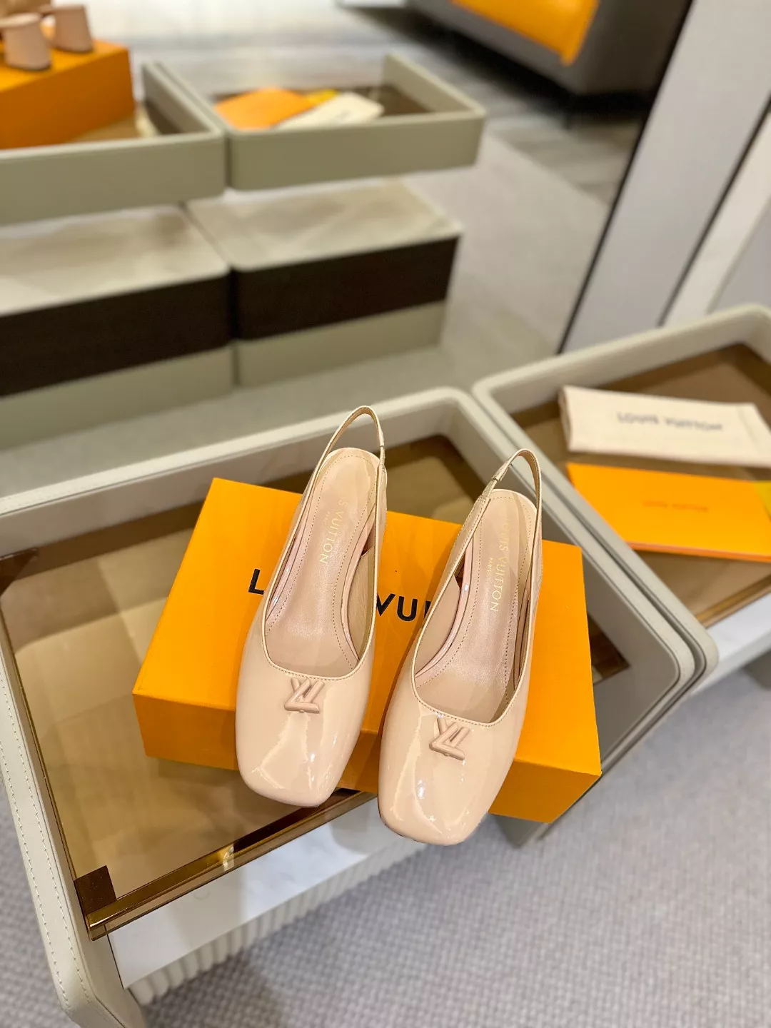 Comfortable 6079 Louis Vuitton Sandal For Women
