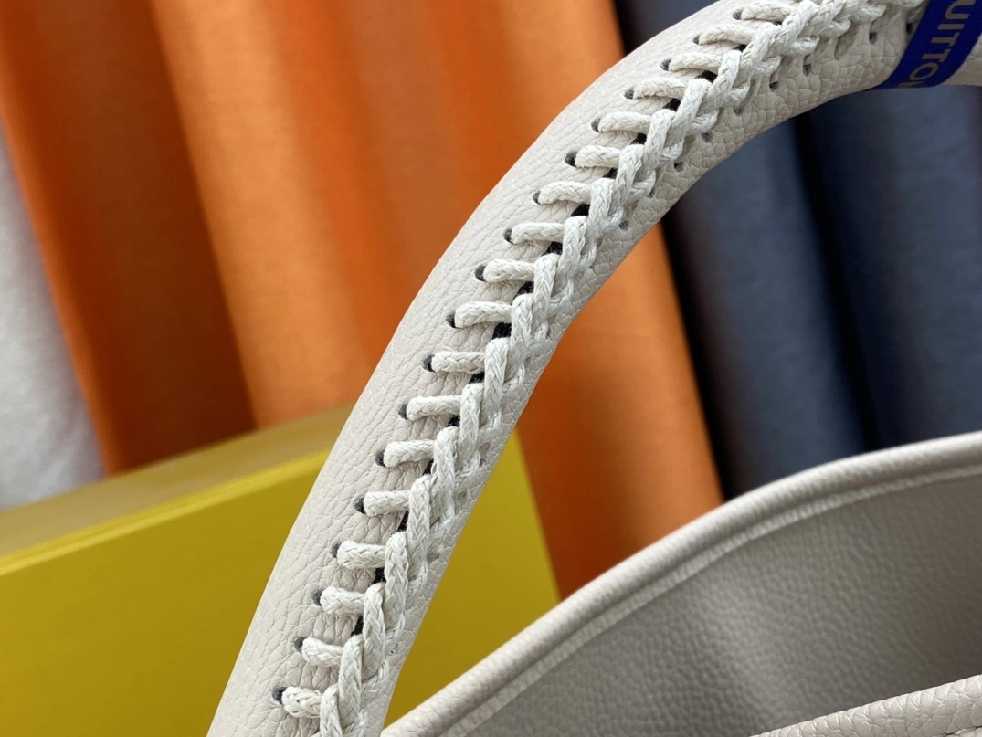 Comfortable 6148 Louis Vuitton AAA Quality Handbags For Women