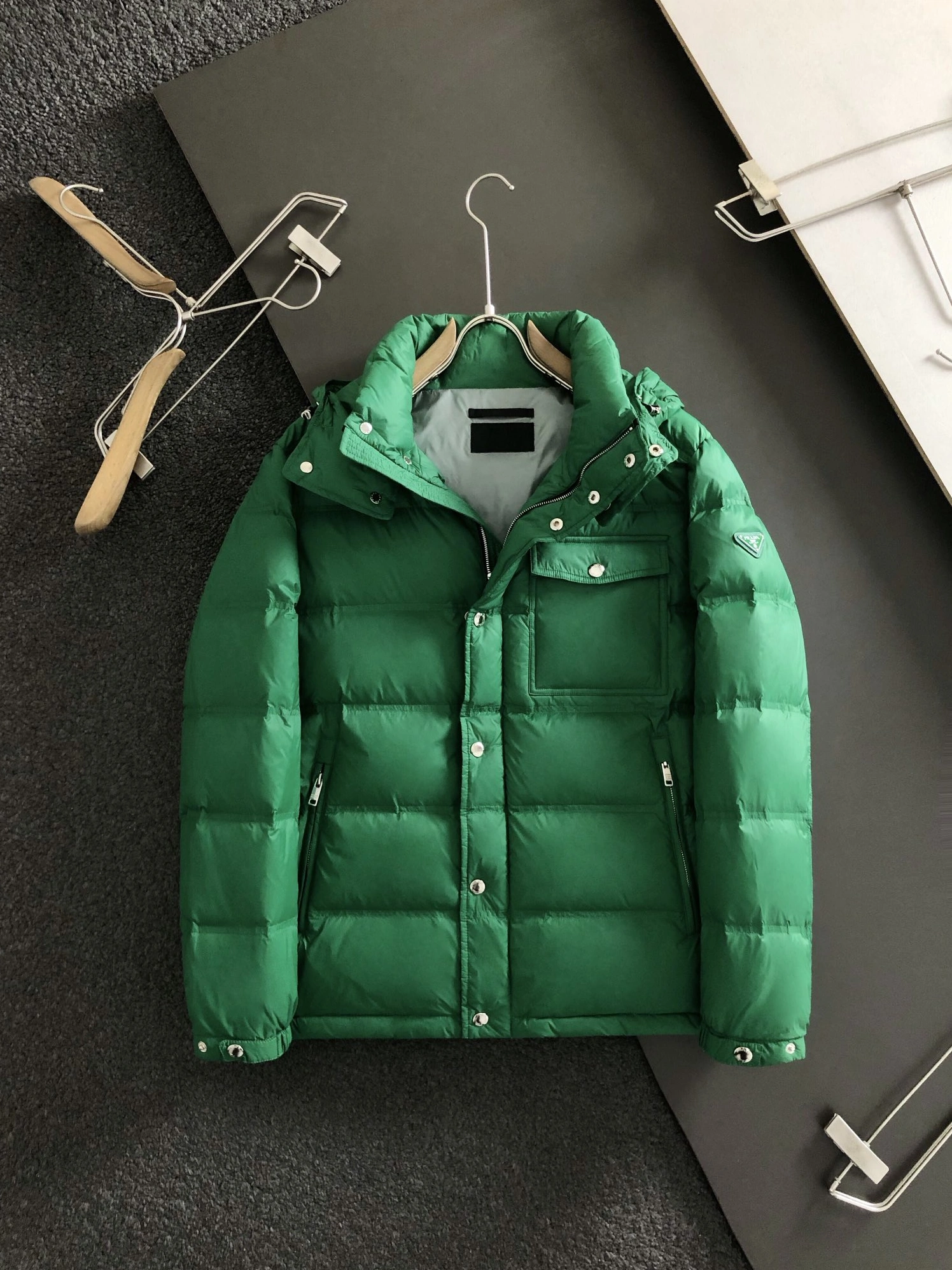 Comfortable 6515 Prada Down Feather Coat Long Sleeved For Men