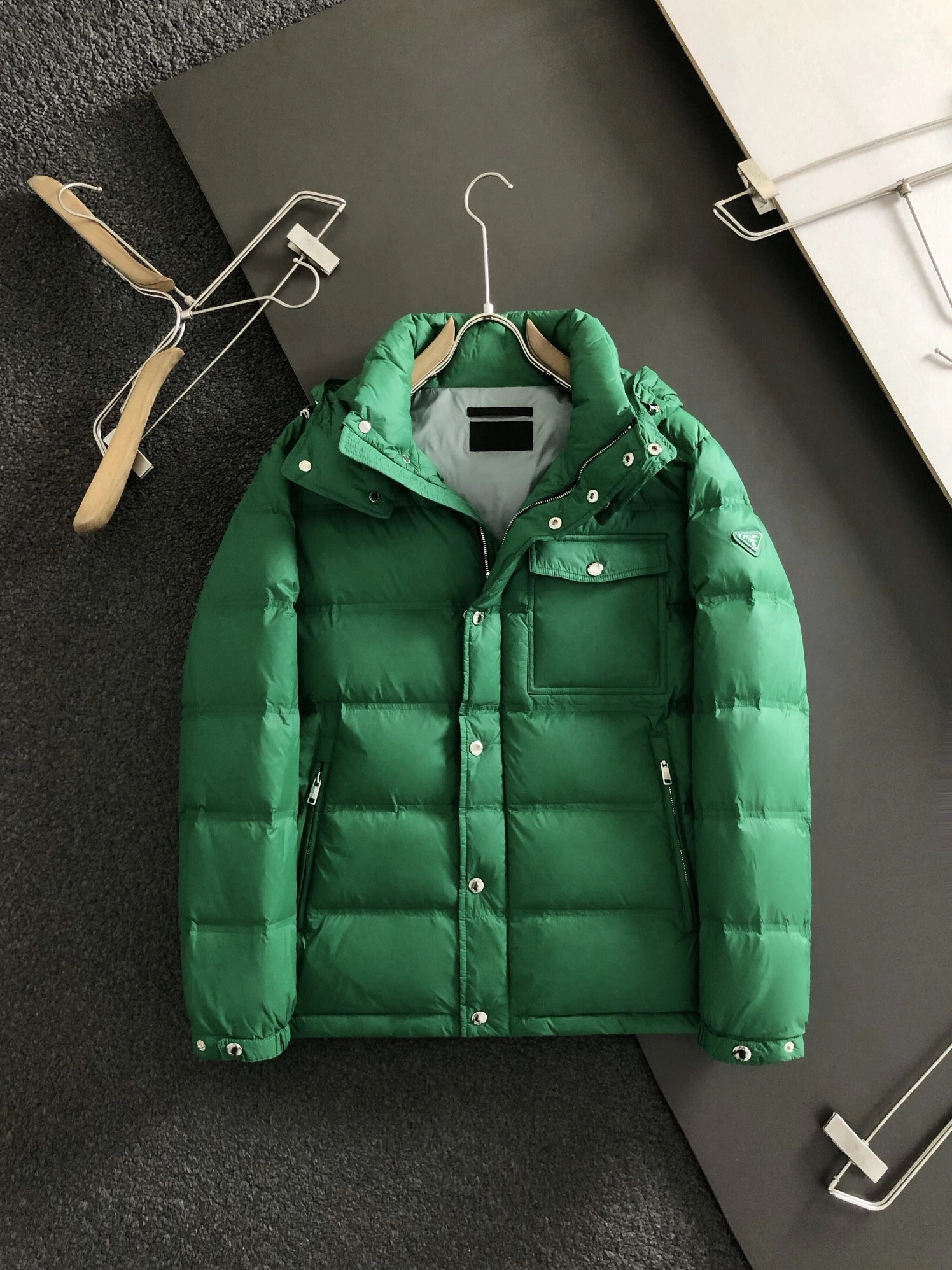 Comfortable 6515 Prada Down Feather Coat Long Sleeved For Men