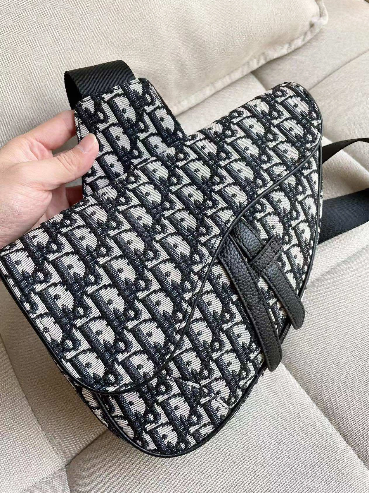 Comfortable 6680 Christian Dior AAA Man Messenger Bags