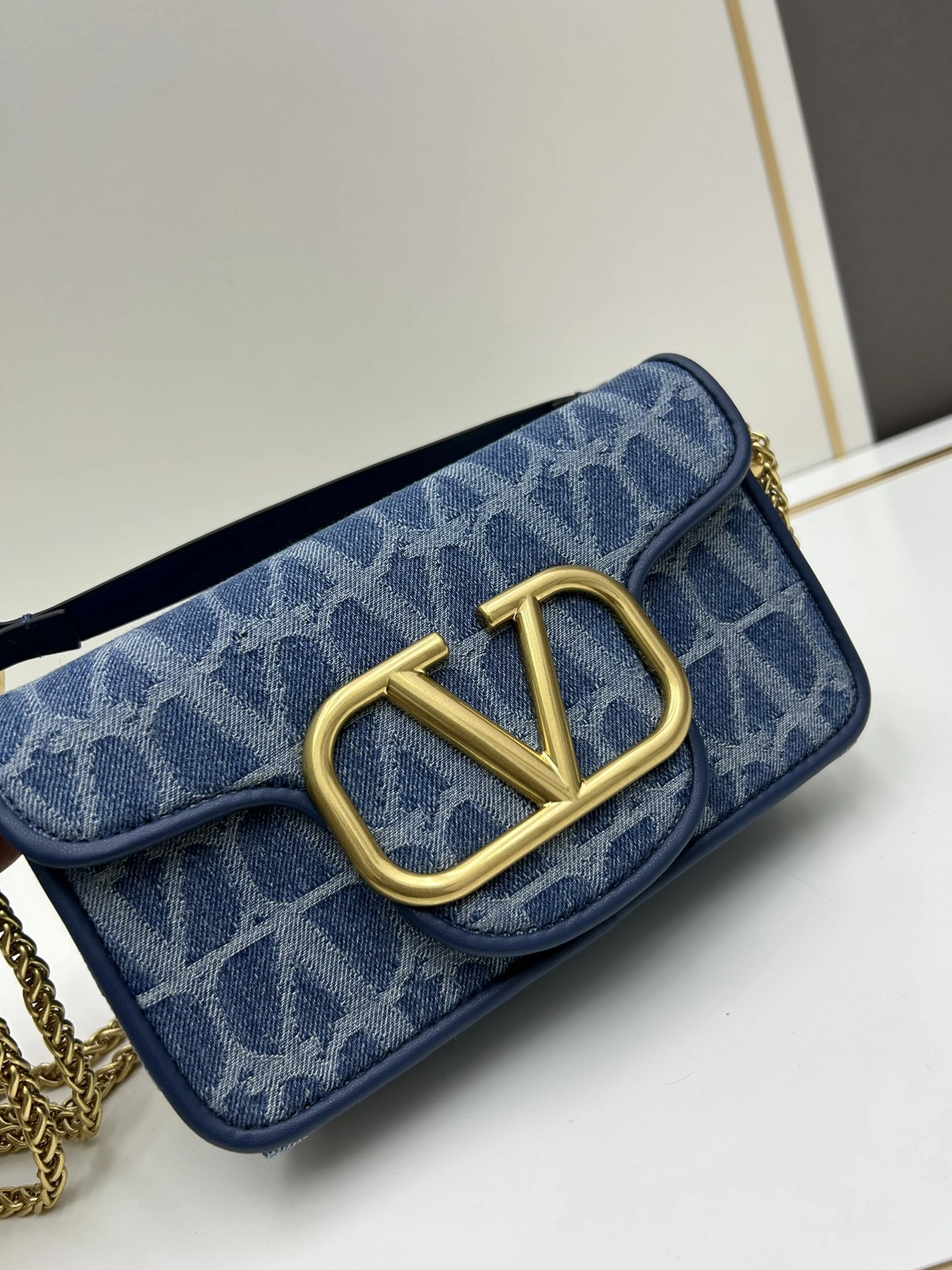 Comfortable 6918 Valentino AAA Quality Shoulder Bags For Women