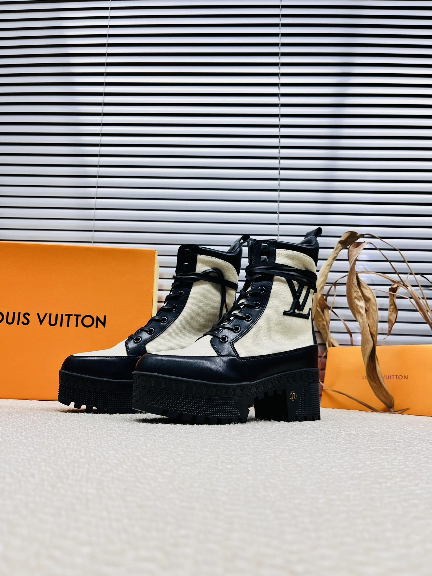 Comfortable 692 Louis Vuitton Boots For Women
