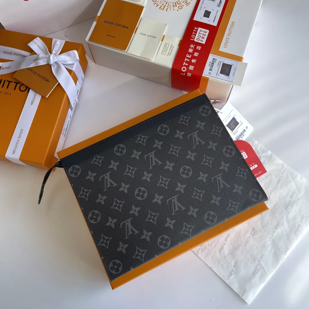 Comfortable 704 Louis Vuitton AAA Quality Wallets
