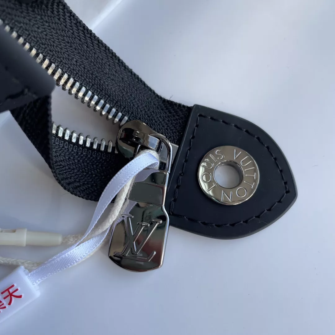 Comfortable 704 Louis Vuitton AAA Quality Wallets