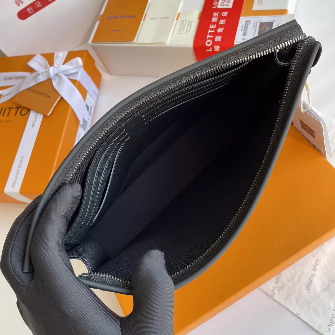 Comfortable 704 Louis Vuitton AAA Quality Wallets
