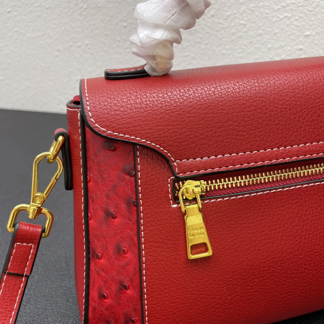 Comfortable 7371 Prada AAA Quality Messenger Bags For Women