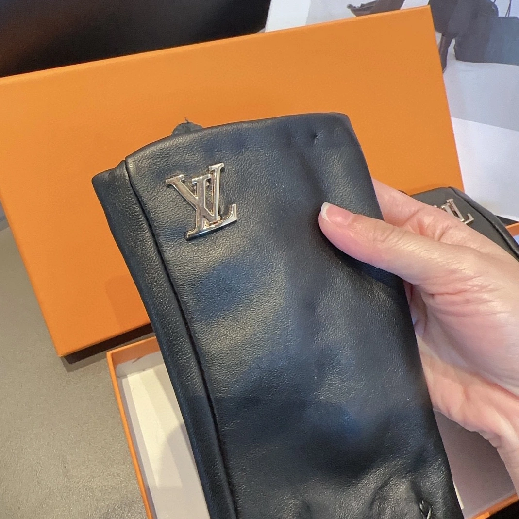 Comfortable 7400 Louis Vuitton LV Gloves For Women