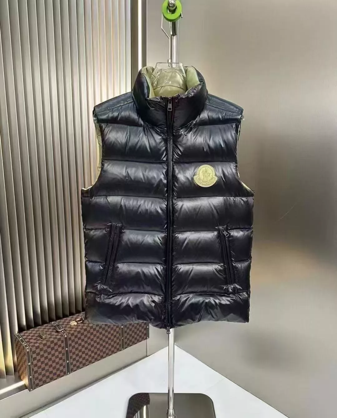 Comfortable 7428 Moncler Down Feather Coat Sleeveless For Unisex