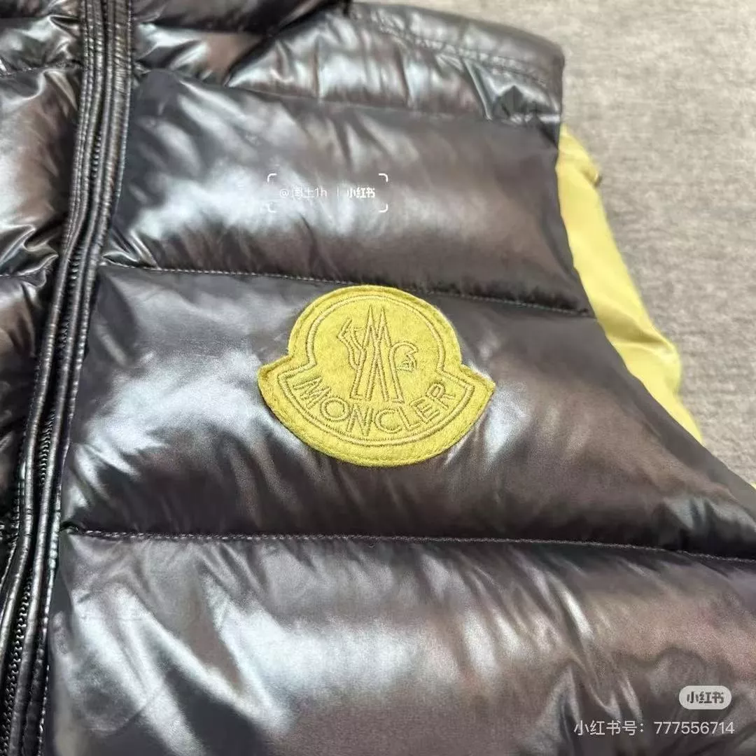 Comfortable 7428 Moncler Down Feather Coat Sleeveless For Unisex