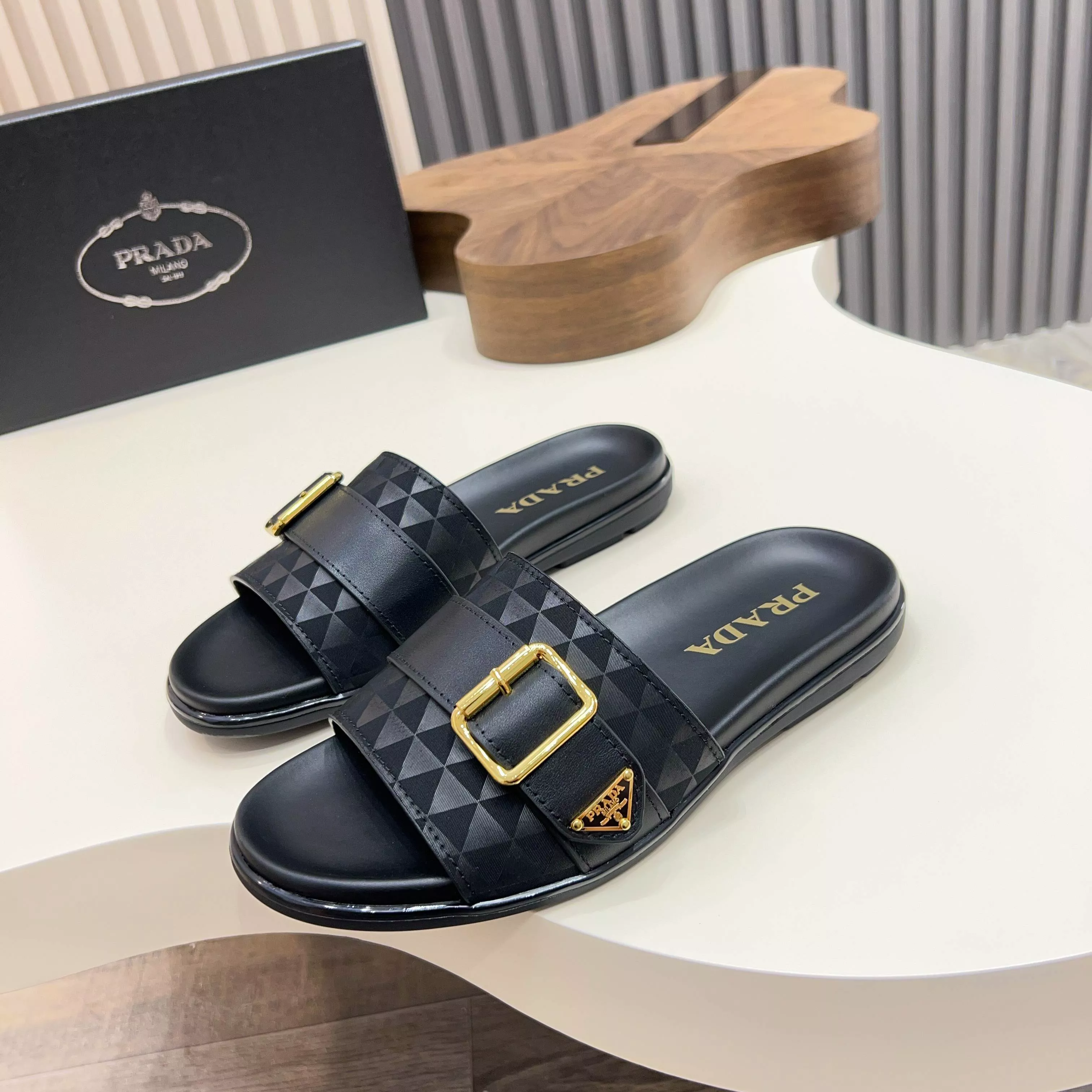 Comfortable 7555 Prada Slippers For Men