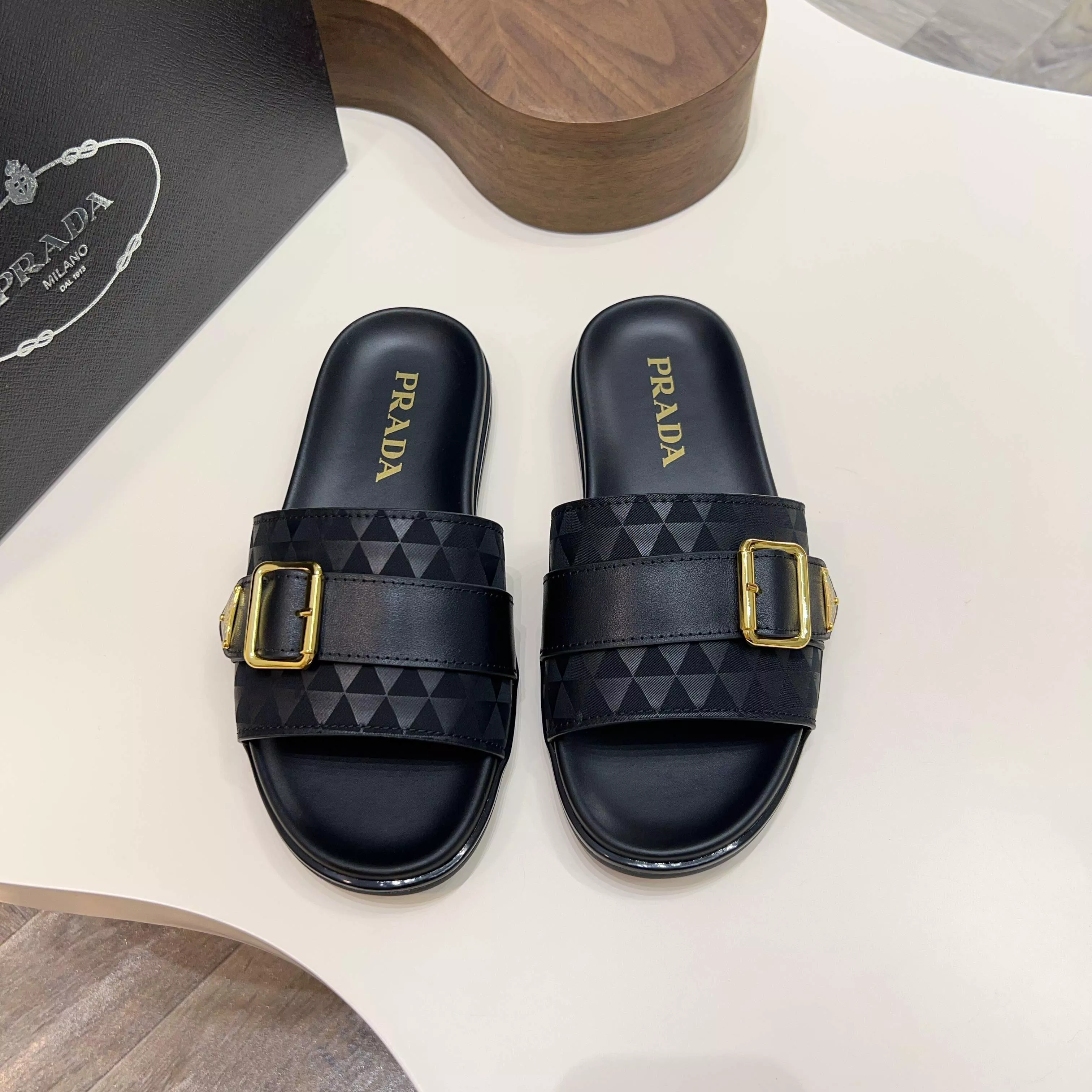 Comfortable 7555 Prada Slippers For Men
