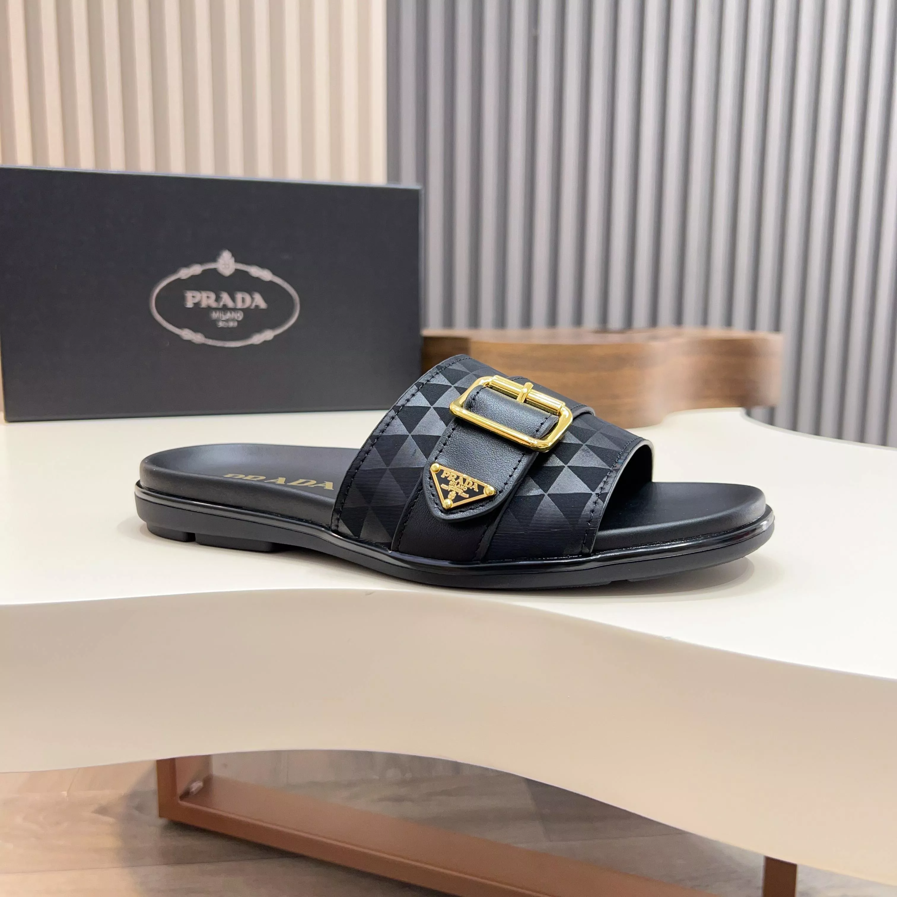 Comfortable 7555 Prada Slippers For Men