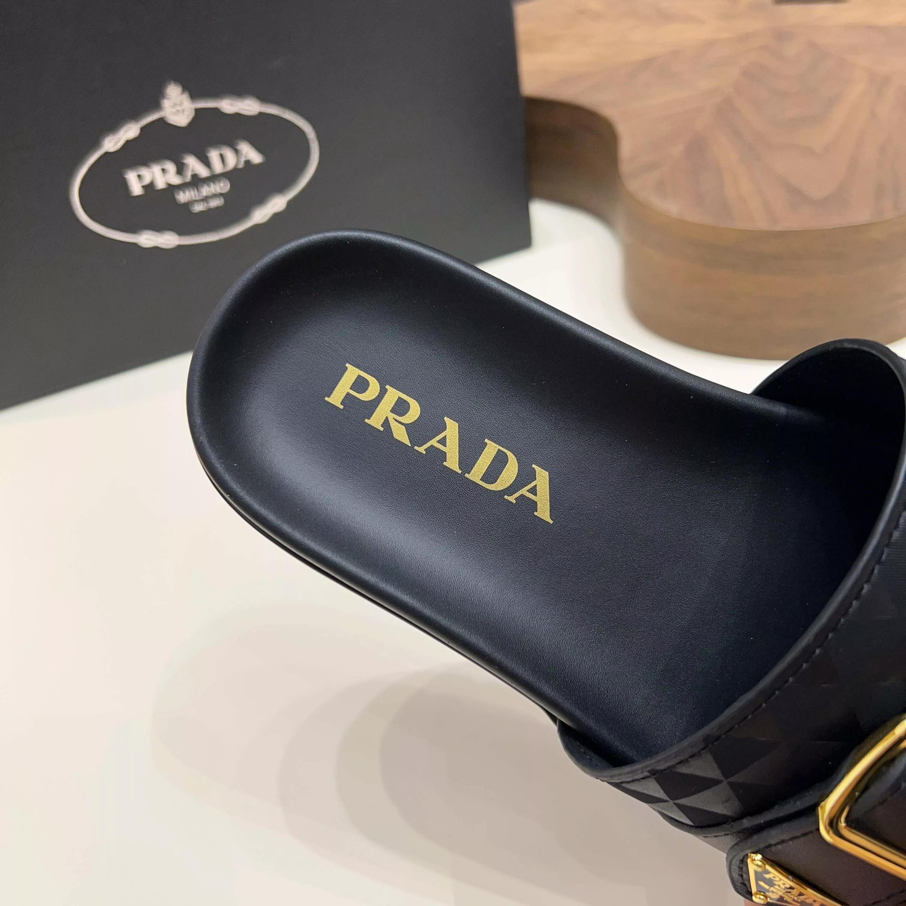 Comfortable 7555 Prada Slippers For Men
