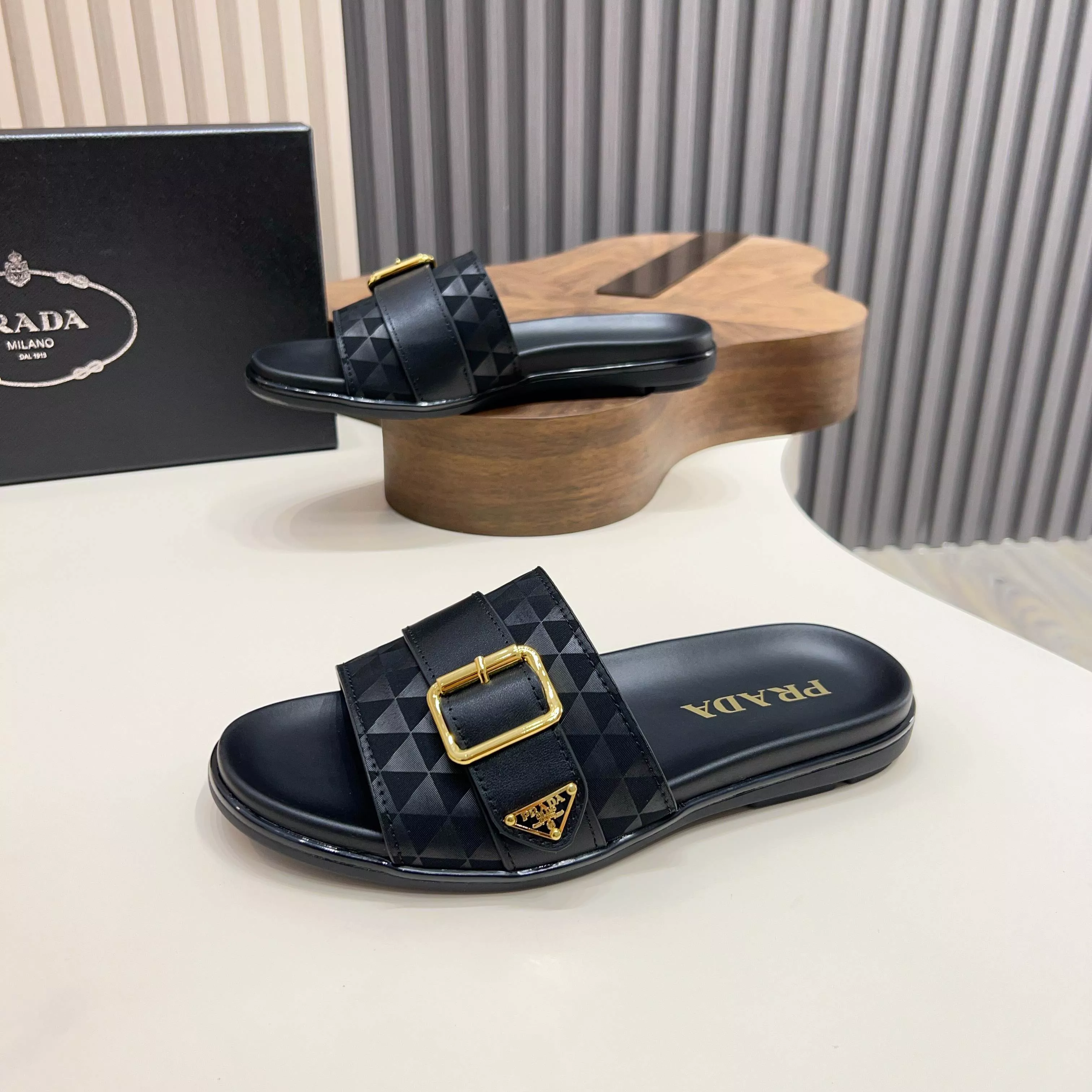 Comfortable 7555 Prada Slippers For Men